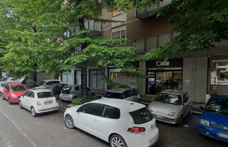 Furto in appartamento, preso ladro: caccia ai complici
