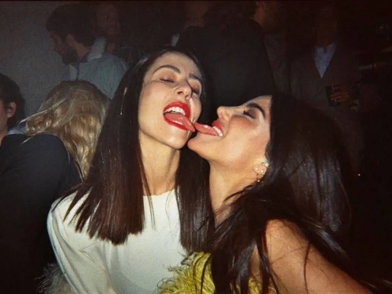 Chiara Biasi e Gilda Ambrosio: il gesto bollente fa scandalo