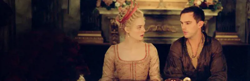 Elle Fanning è una giovane Caterina la Grande nella serie The Great