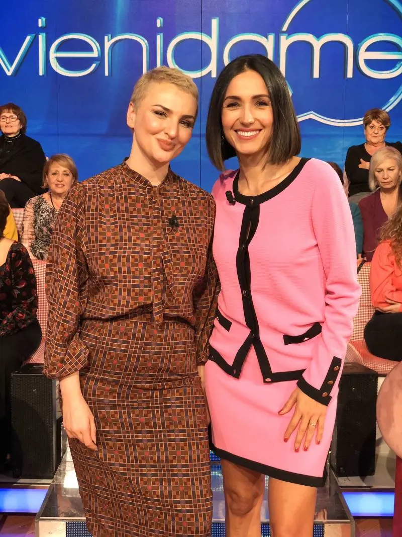 Arisa: "Ho un ragazzo friulano con un bellissimo fondoschiena"