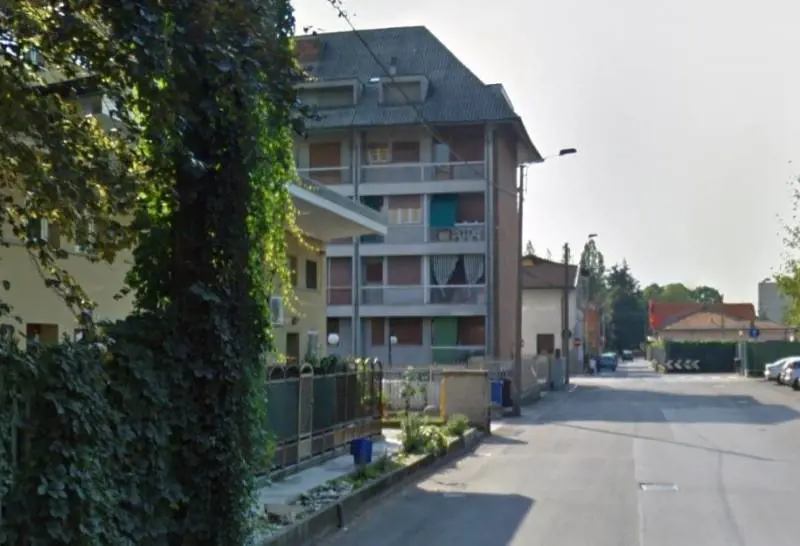 Limbiate, esasperato dal pianto del bimbo, 76enne accoltella il padre