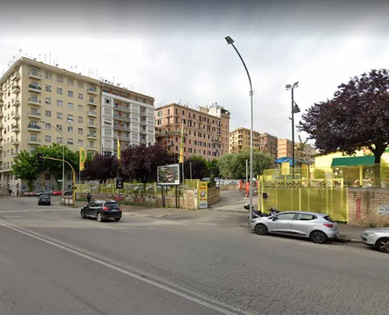 Ladre al supermercato aggrediscono gli agenti: in manette due donne