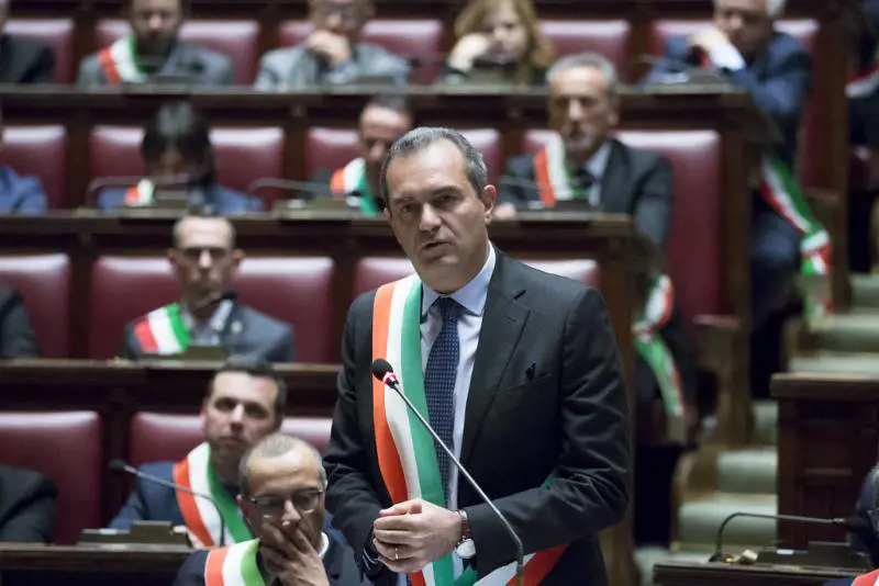 La Cassazione boccia il Bilancio: De Magistris rischia il dissesto