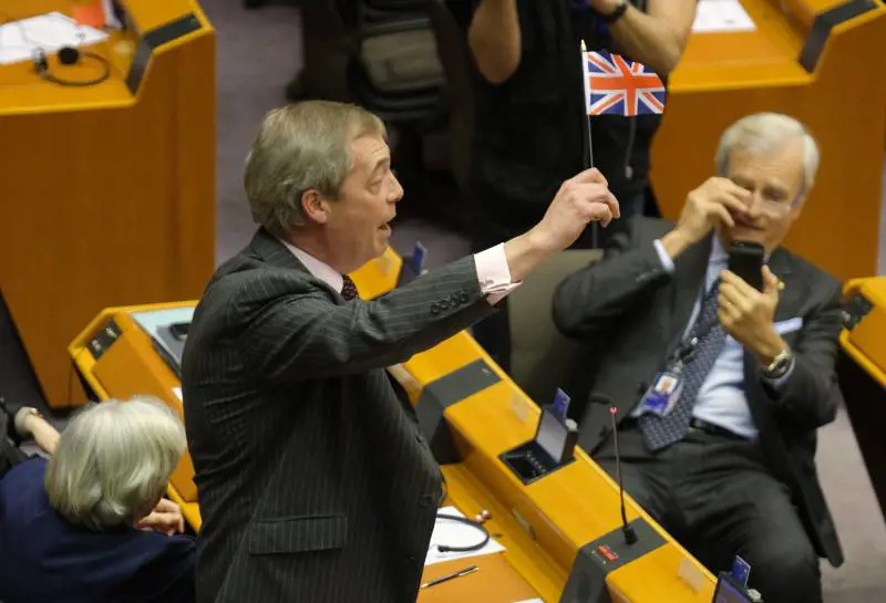Brexit, l'Ue ha dato il via libera all'accordo di recesso