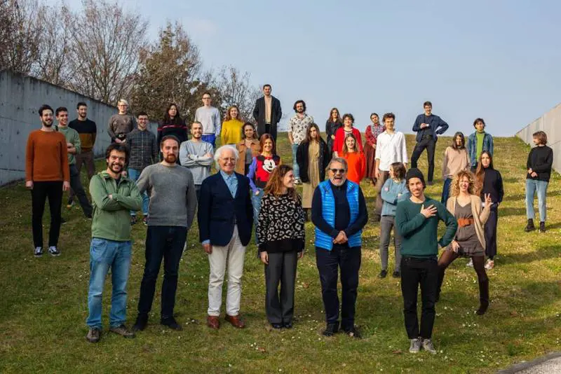 Foto ricordo col re degli insulti