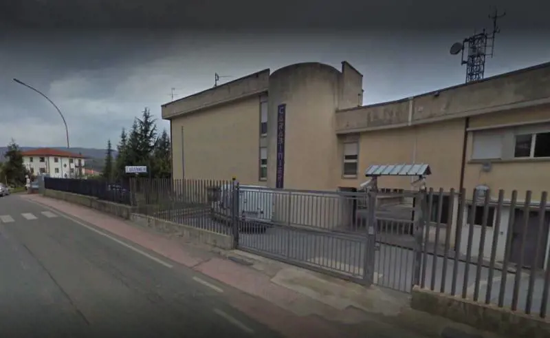 Cosenza, nigeriano aggredisce madre con figlia in braccio e militari