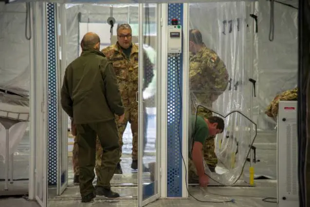 "Inviare mezzi speciali". Ecco le mail riservate dell'accordo tra Conte e i russi