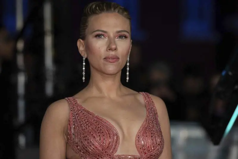 "Hanno rubato la mia voce", Scarlett Johansson furiosa contro l'Intelligenza Artificiale