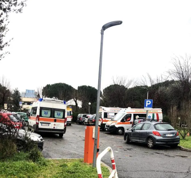 Coronavirus, l'Ares affitta otto ambulanze per trasportare i contagiati