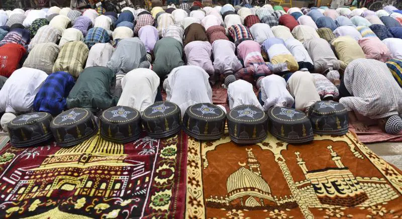 Immigrati in quarantena si ribellano: "Vogliamo più cibo per il Ramadan"
