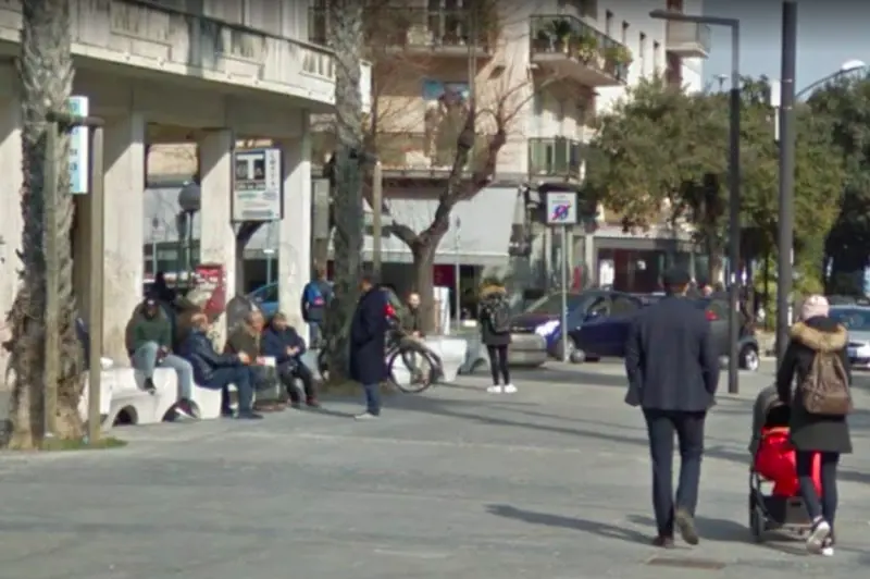 Pescara, così un 13enne è stato pestato a sangue sotto gli occhi della folla
