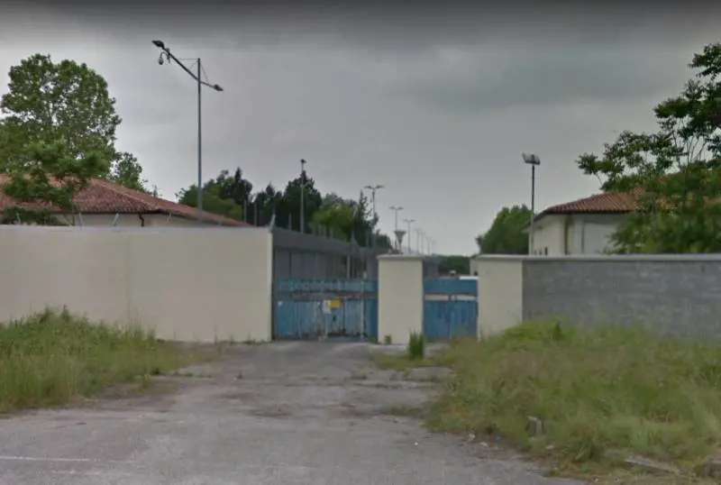 Il magrebino pluripregiudicato: botte alla ex, sequestro del parroco e la rapina con pistola