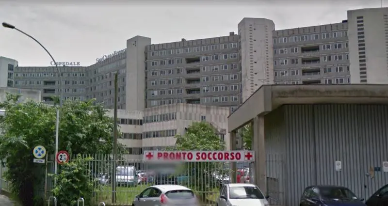 Milano, straniero rifiuta alcoltest, poi attacca agenti all'ospedale