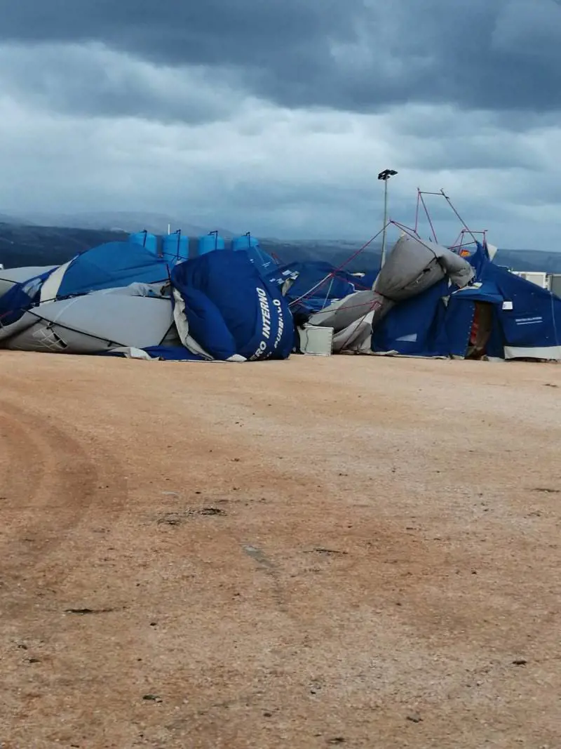 Foggia, il vento spazza via la tendopoli dei migranti