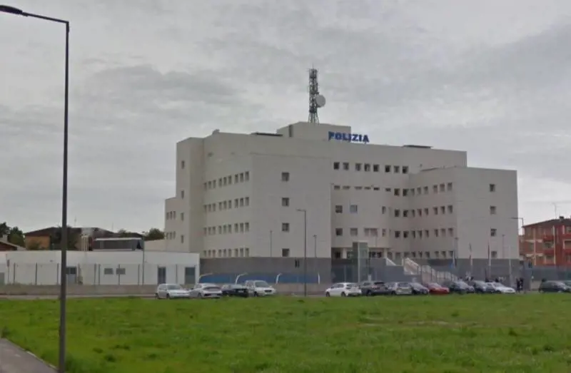 Rovigo, pakistani pestano a sangue maliano e bloccano il traffico