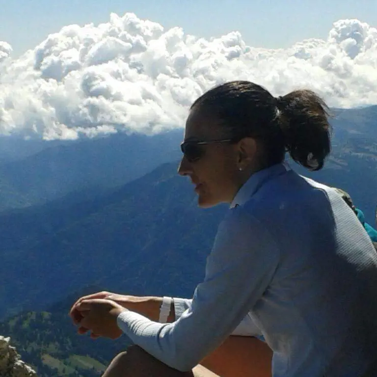 Scialpinista scivola per 300 metri e muore durante escursione