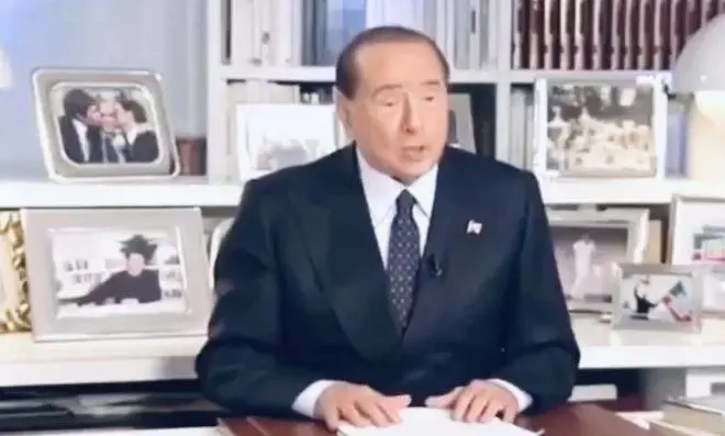 Berlusconi: "Che errore la Bce, indispensabili soldi sul mercato"