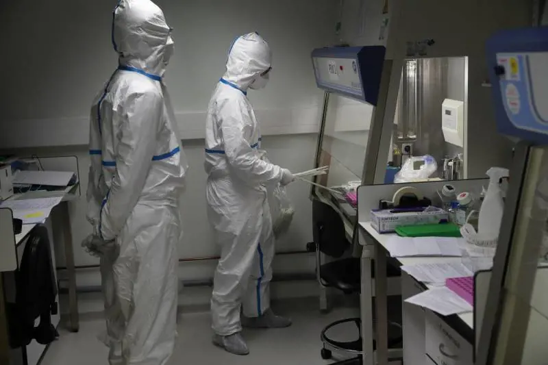 Ora il nuovo coronavirus ha un nome: Covid-19. Oms: 'Vaccino in 18 mesi'
