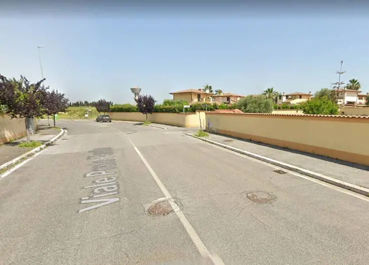 Gli puntano una pistola e gli portano via l'incasso della sala slot