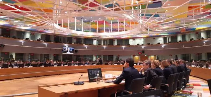 Il piano Ue contro il virus: le domande ai passeggeri per capire i loro contatti