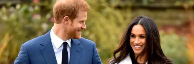 Harry e Meghan chiudono l’ufficio di Buckingham Palace. "Molti membri perderanno il lavoro"