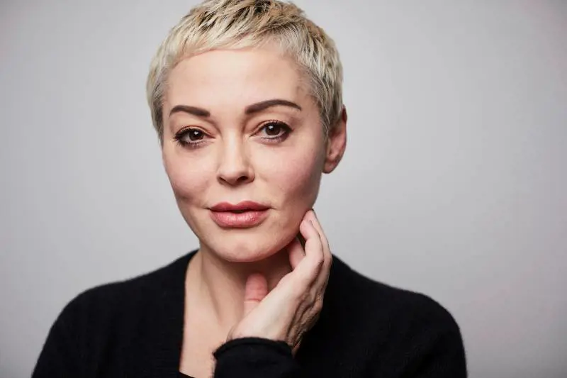 Rose McGowan contro Harvey Weinstein: "Il più grande stupratore della storia"