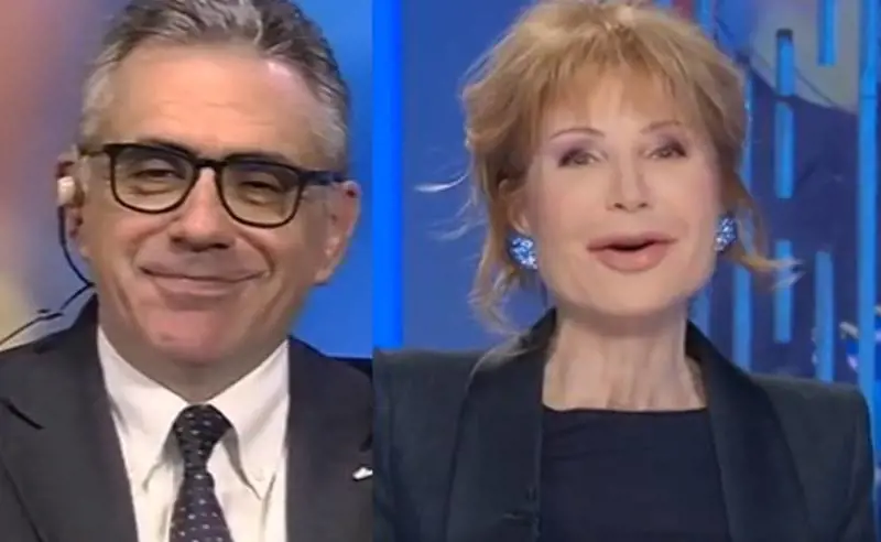 Otto e mezzo, Lilli Gruber tossisce introducendo il virologo: cala il gelo in studio