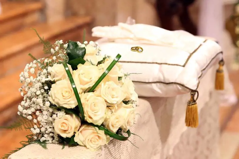 Coronavirus, ora New York legalizza i matrimoni via Skype