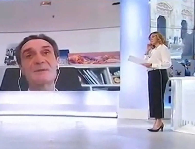 Fontana, emergenza ospedale Lodi: “Si ridesse meno della mascherina”