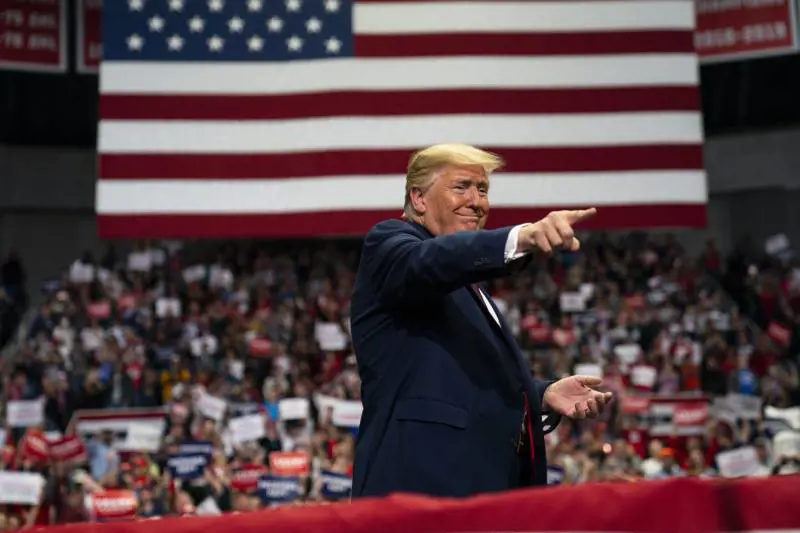 Coronavirus, l'allarme di Trump: "Può durare fino ad agosto. Rischiamo recessione"