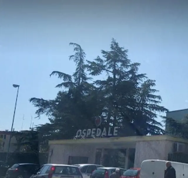 Putignano, medico al pronto soccorso aggredito da una donna