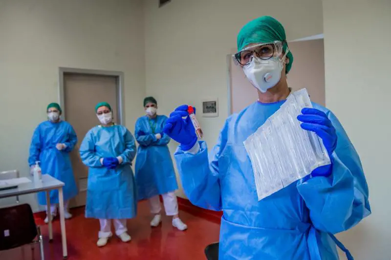 L'allarme dei medici di Codogno: "Abbandonati con mascherine vecchie"