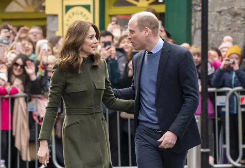 "Dovevano prendere la carrozza più piccola". Spuntano tutti i segreti delle nozze fra Kate e William