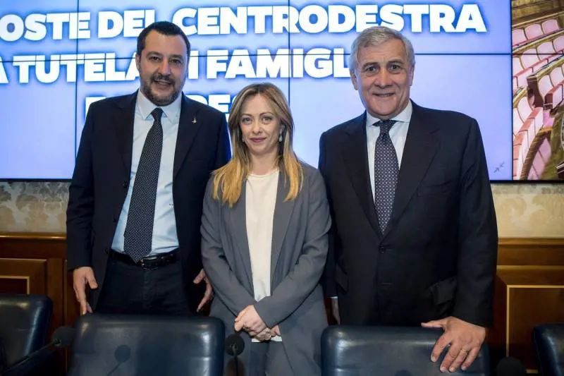 Centrodestra chiede misure drastiche. Salvini: "Conte ci ha detto no"