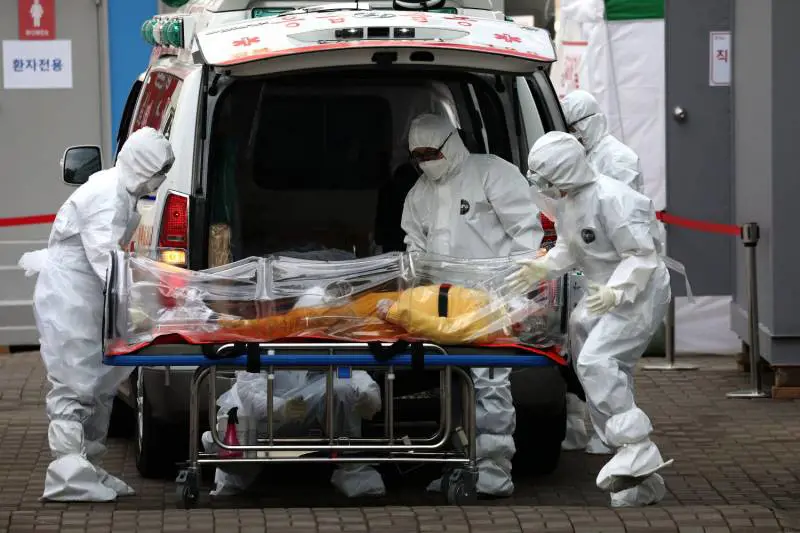 Coronavirus, l'allarme degli epidemiologi: "Il 60% popolazione rischia"
