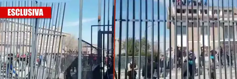 Cancelli divelti e fuga in massa: "In carcere scene apocalittiche"