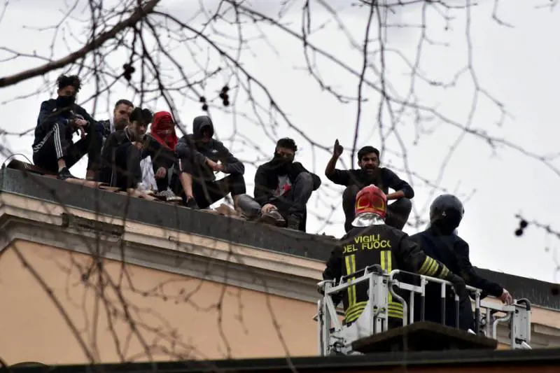 "È un piano organizzato, la mano è anarchica"