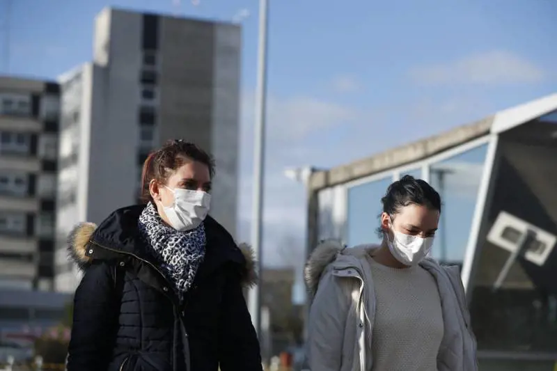 L'Oms: è quasi pandemia, l'Europa è tutta infetta, paura a Disneyland Paris