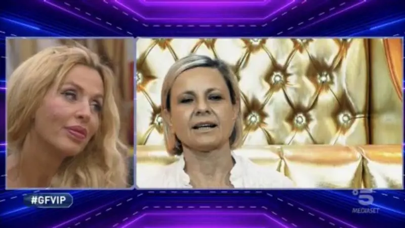Gf Vip, Antonella Elia ancora contro Valeria Marini: "Sono sdegnata"