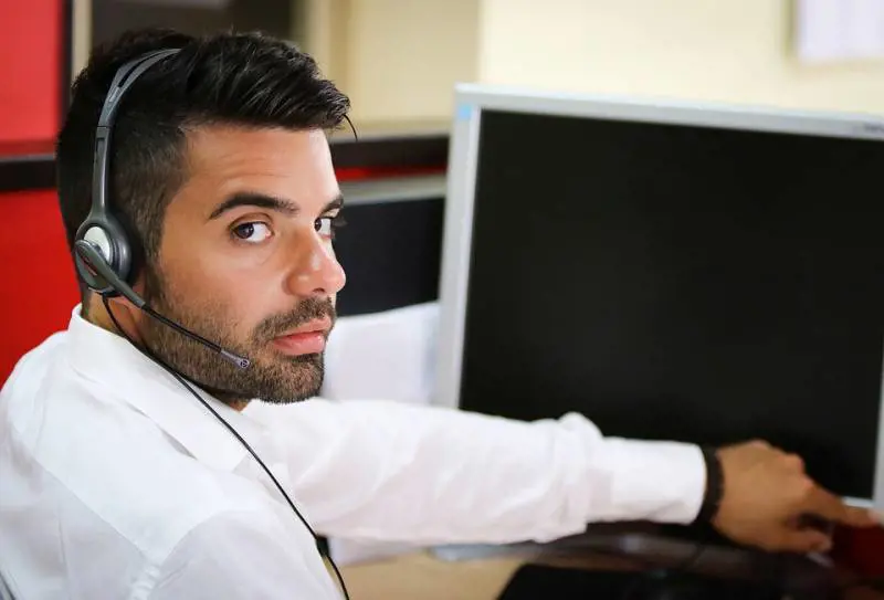 Call center chiede controlli sui certificati: troppi malati