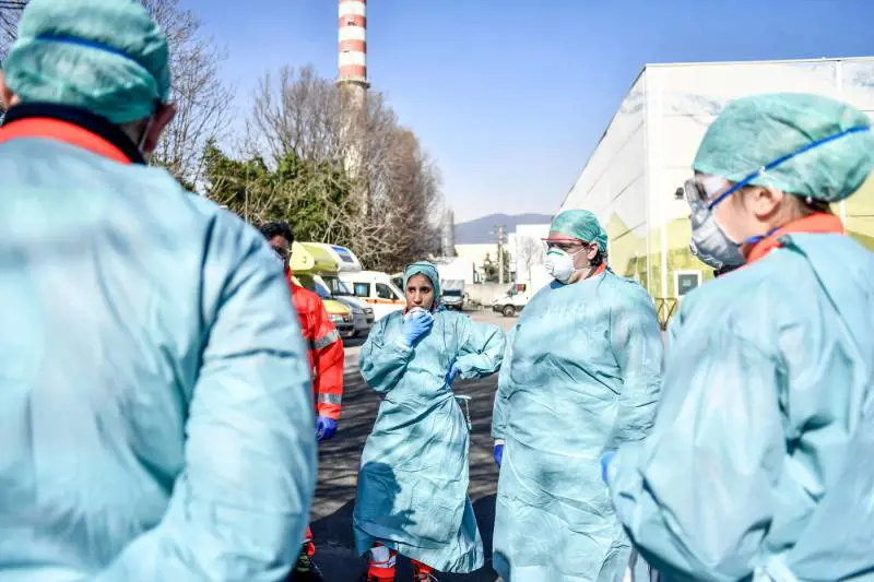 Pochi medici, ospedali in crisi In corsia arrivano i neolaureati