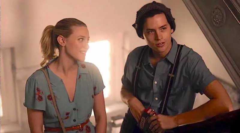 Il coronavirus colpisce anche le serie tv americane. Sospesa la produzione di Riverdale 