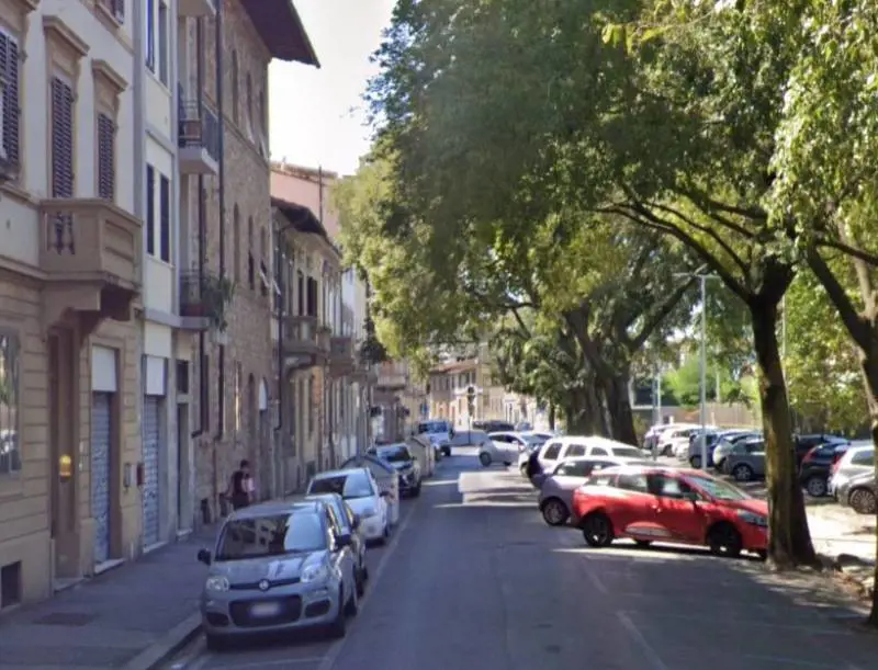 Firenze, rapinata da magrebino: anziana in ospedale col femore rotto
