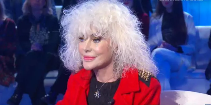 Donatella Rettore: "Ho il cancro, devono operarmi d'urgenza per la seconda volta"