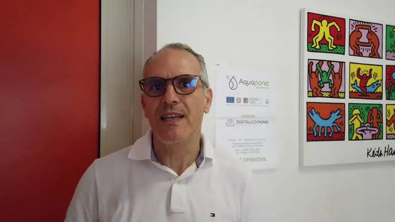 "Scarpe, giubbotti (e ansie). Così il virus non entra a casa"