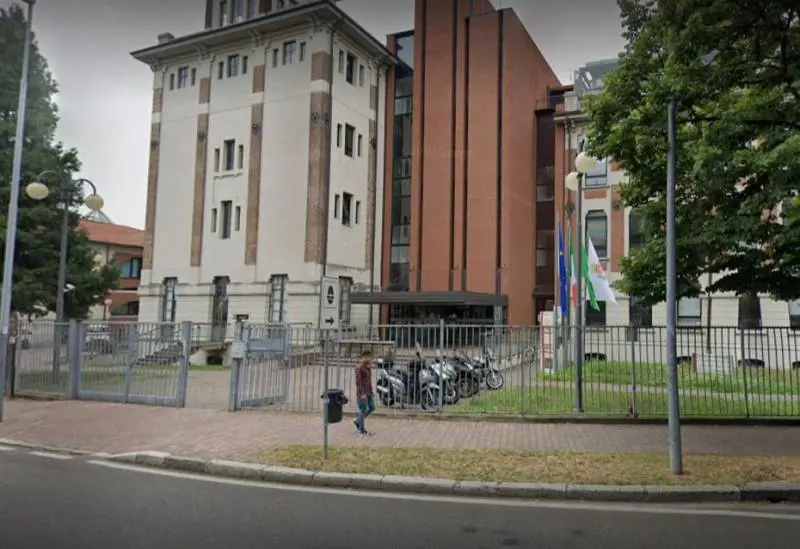 Busto Arsizio, dopo lite sudamericana accoltella compagno magrebino