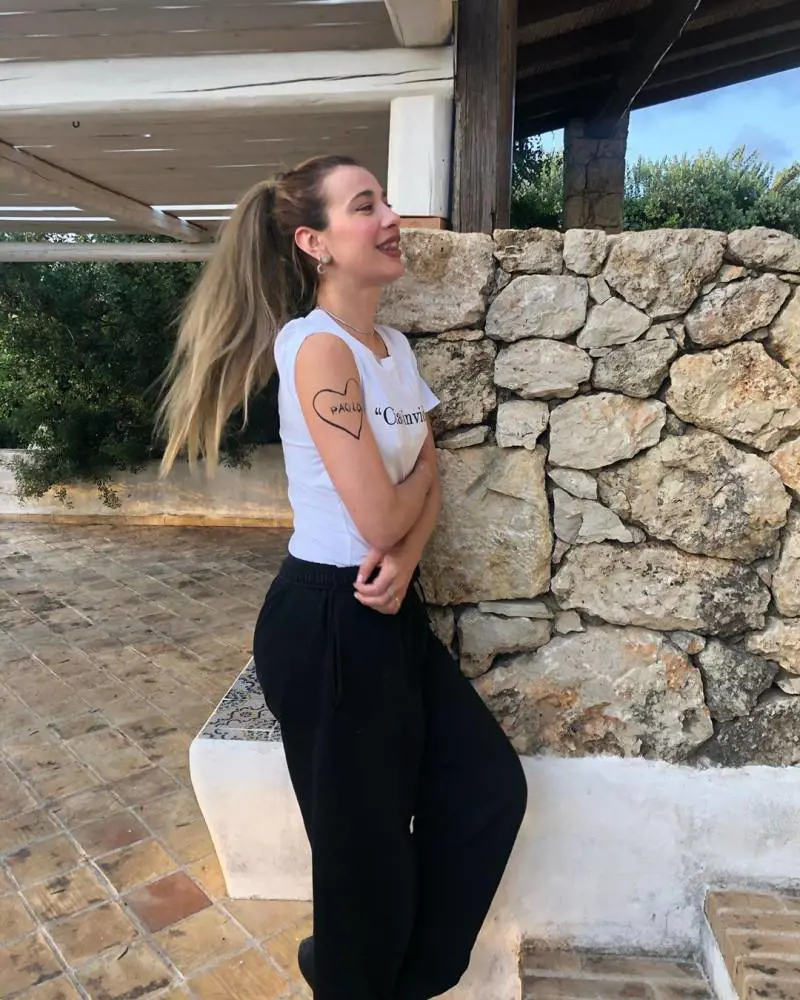 Gf Vip, Clizia si fa un tatuaggio (temporaneo) per Paolo