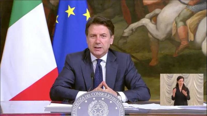 La vittoria dei sordi, finalmente Conte parla con l'interprete Lis