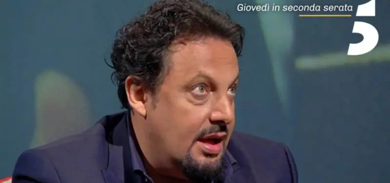 Enrico Brignano: “Coronavirus? È dura, molto più che in guerra”