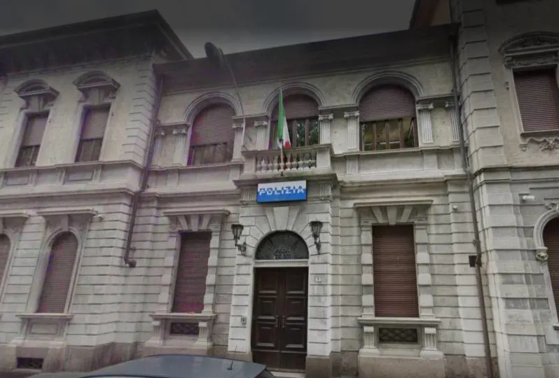 Busto Arsizio, dopo il furto lo straniero attacca vigilante e agenti